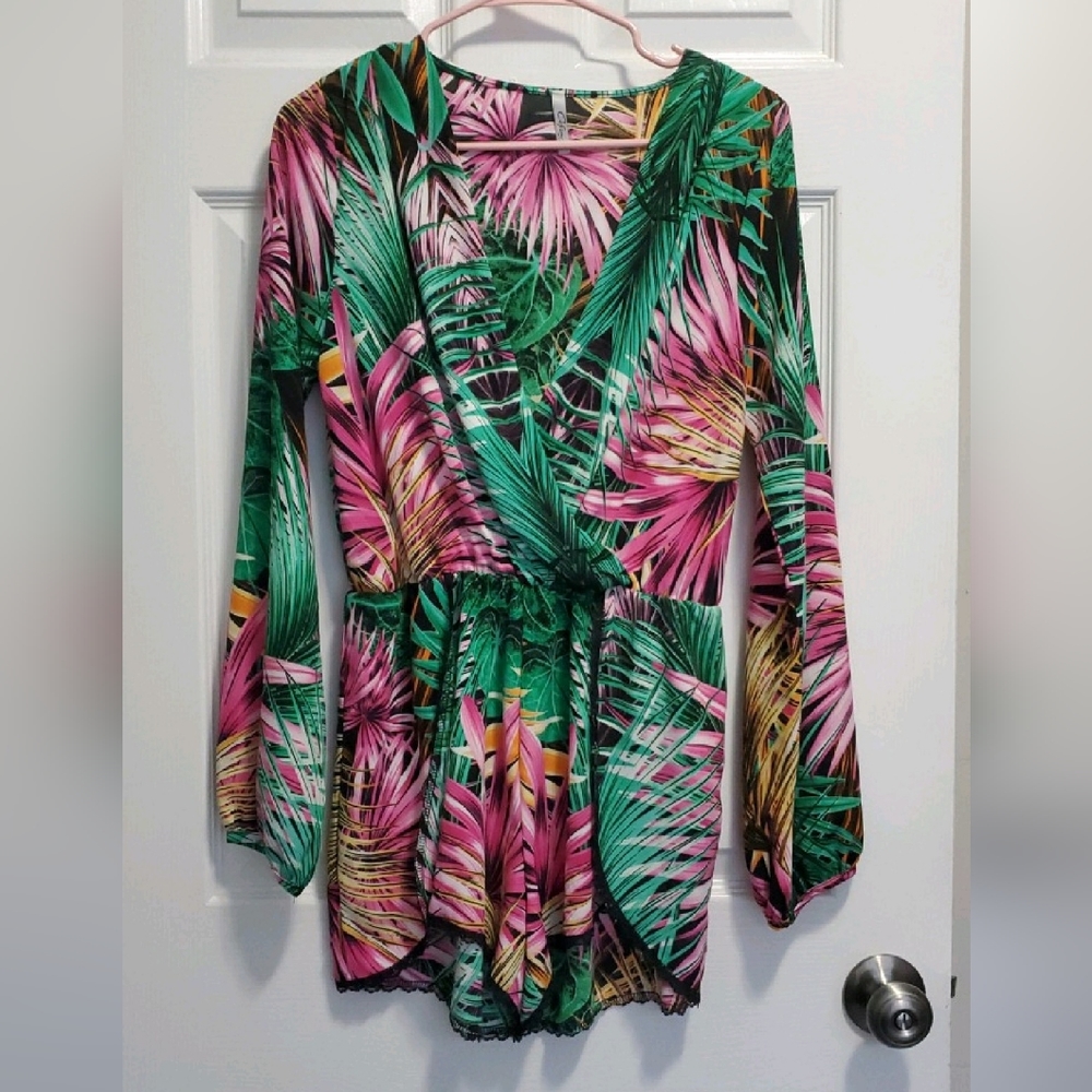 📍SOLD📍Tropical leaf romper size medium - Picture 4 of 10